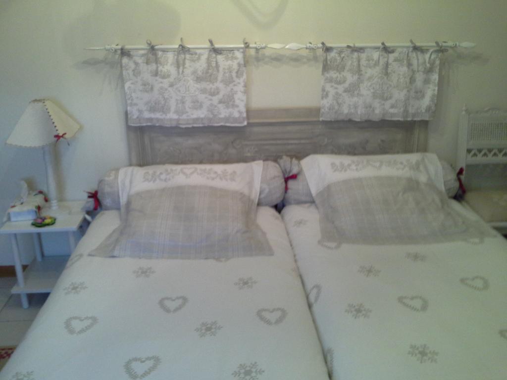 Chambres D'Hotes Au Temps Des Cerises Jumièges Cameră foto